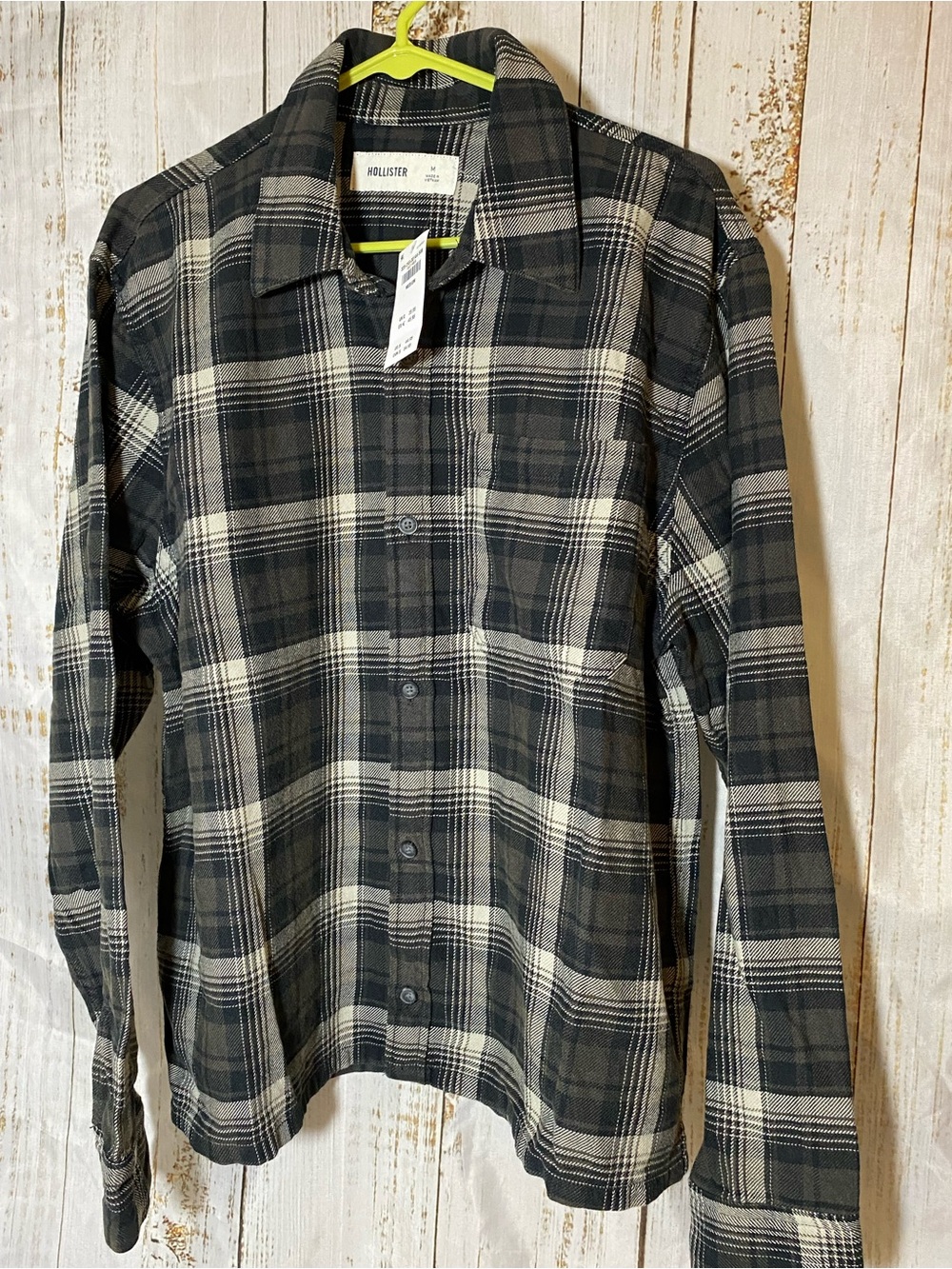 Hollister Men's Black & Cream Plaid Button-Up Shirt - medium